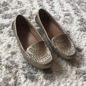 UGG Clair Gold Leather Cutout Loafers Sz 8.5